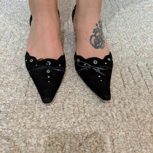 Black kitten heels
